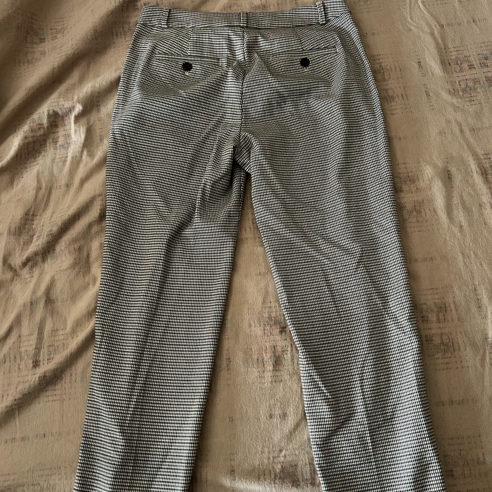 Banana Republic Women’s Houndstooth Cropped Pants